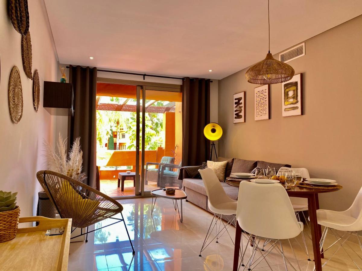 Resort Style 2 Bedroom Apartment In The New Golden Mile Free Wifi & Parking Estepona Extérieur photo